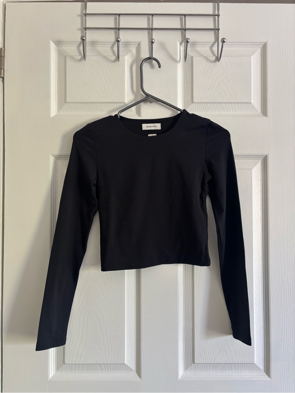 Babaton Contour Black Long-Sleeve Cropped Tee